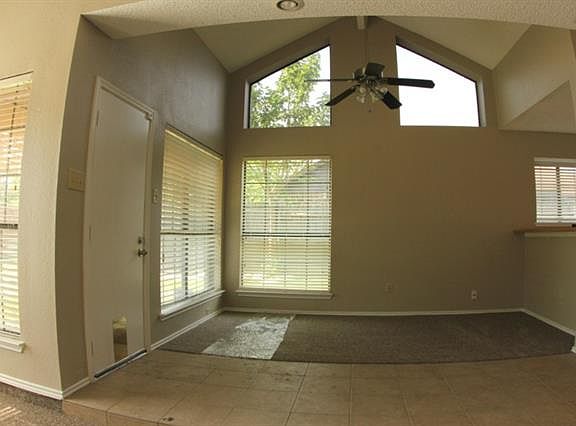 5th image of 2931 Independence Dr