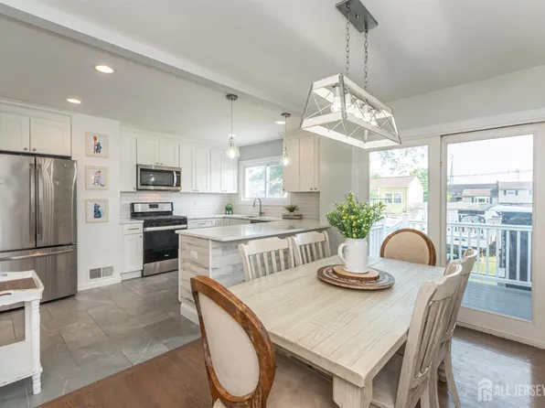 67 Pinho Ave, Carteret, NJ 07008