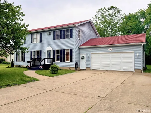 120 Sunset Dr, Hamburg, NY 14075