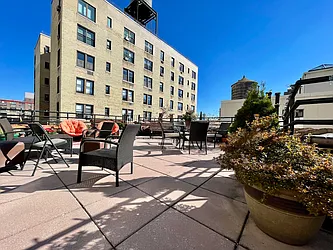 Rented by R New York