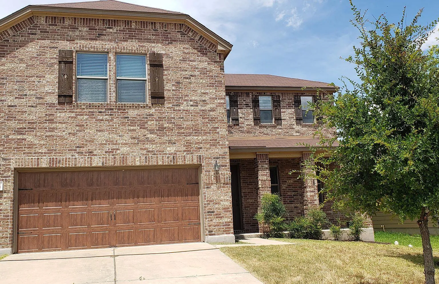 4 bed, 2.5 bath, 2505 sqft, $2,505 — Photo 2