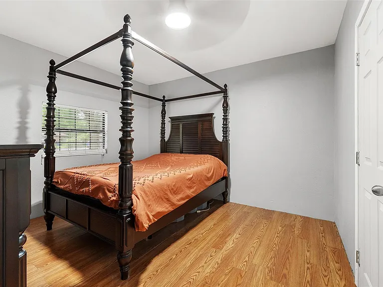 135 Navajo Cir — Photo 22