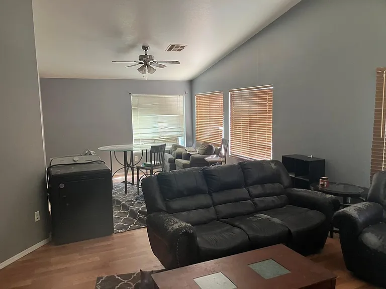 1807 E 36th Ave — Photo 10