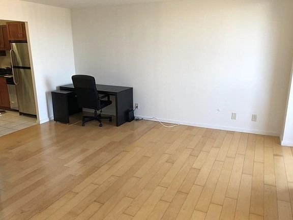 5th image of 44 Washington St APT 1005