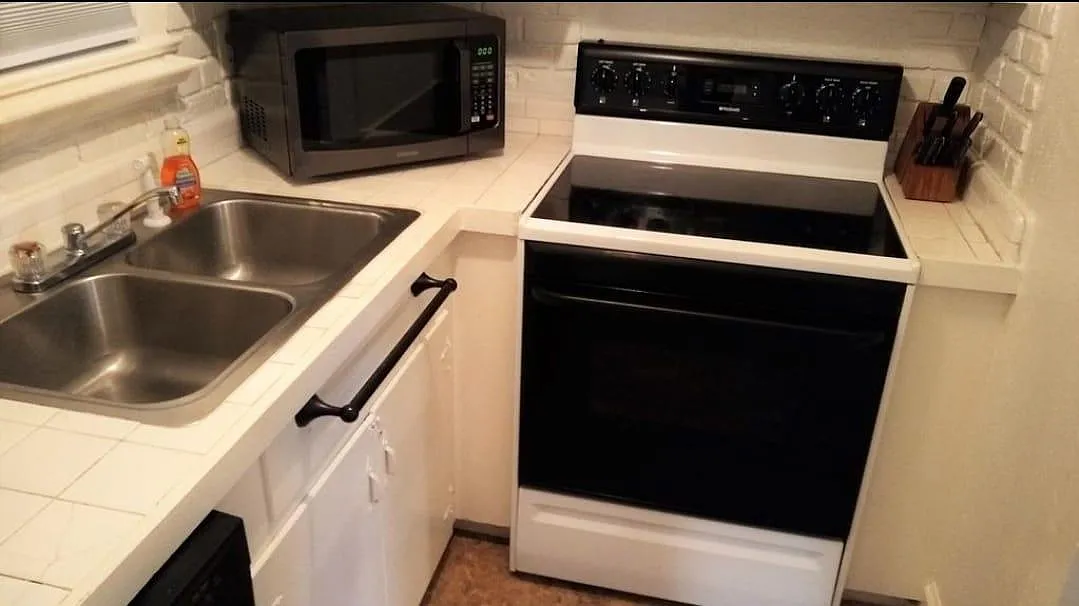 3 bed, 1550 sqft, $2,196 — Photo 4