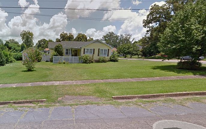 2nd image of 520 Louisiana Ave