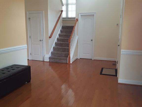 Foyer/Dining