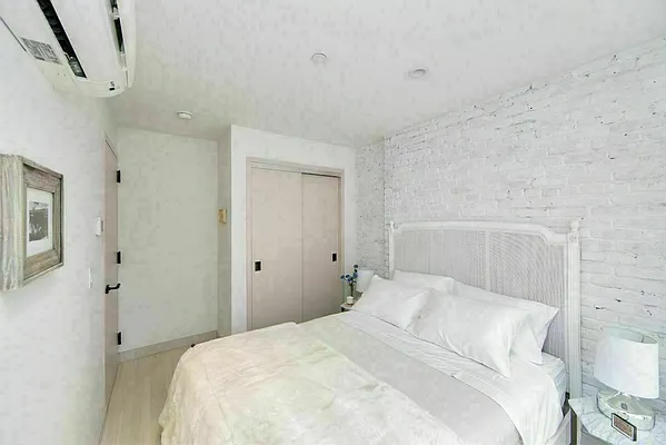 Rented by Voro New York | media 30