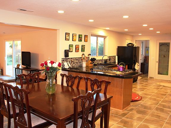 Dining Area facing Kitchen