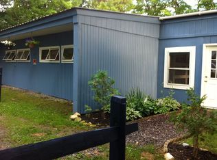 107 Overlook Rd, Pownal, VT 05261