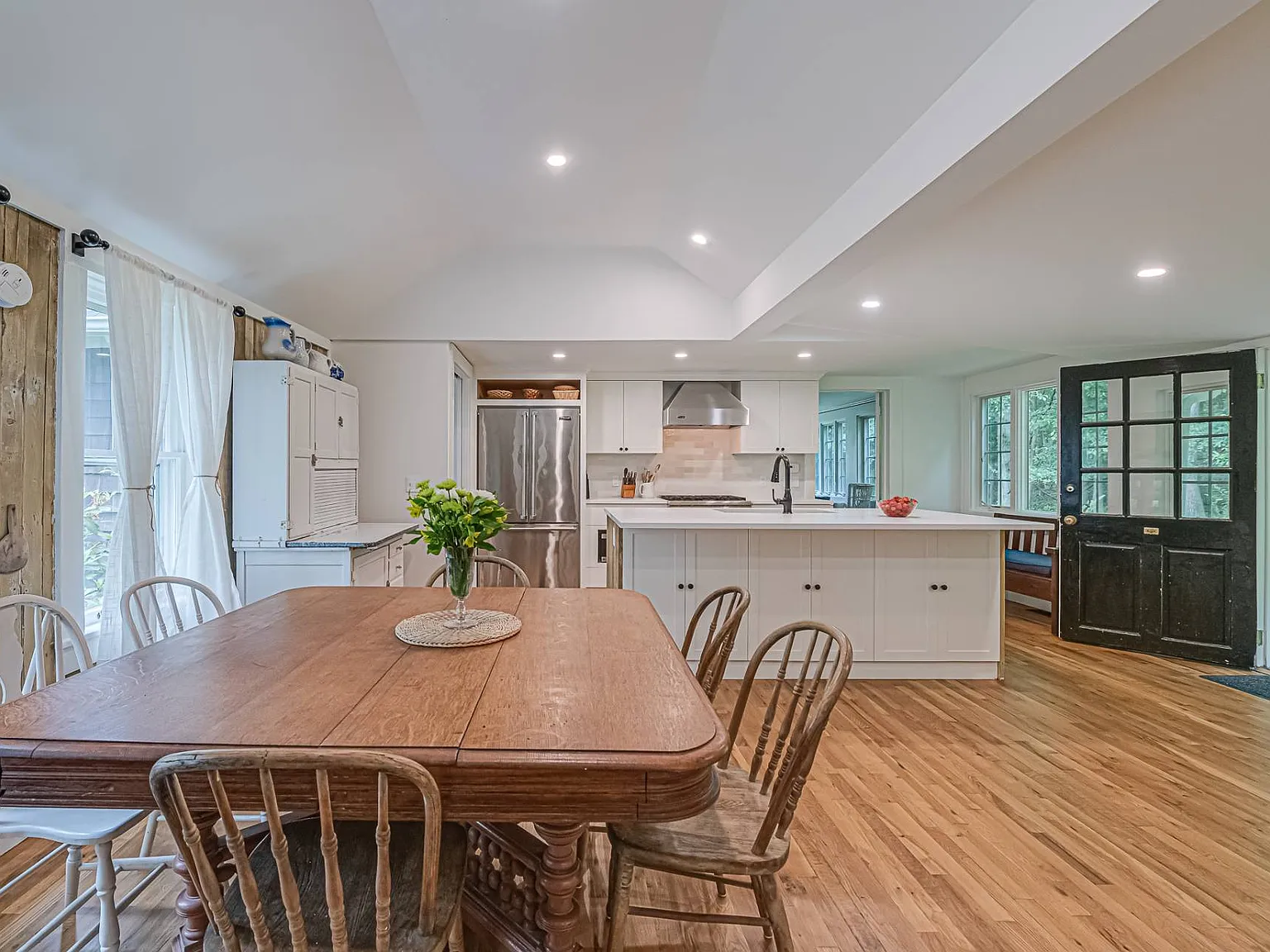 Charming Cottage by the Bay — Photo 4