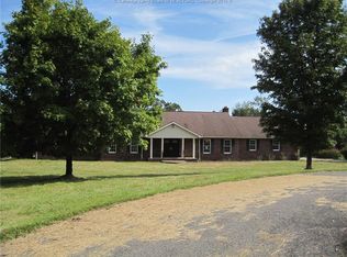 35 Foxcrest Ln, Charleston, WV 25302