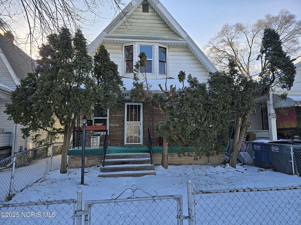 1st image of 647 Curtis St