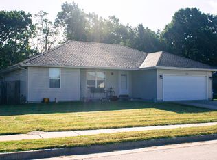 206 Spruce Ave, Clever, MO 65631