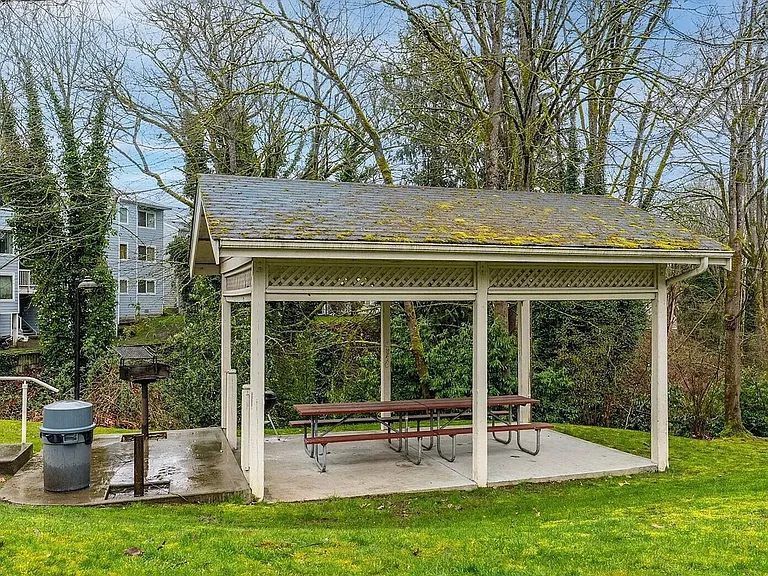 975 Aberdeen Ave NE #B102 — Photo 17