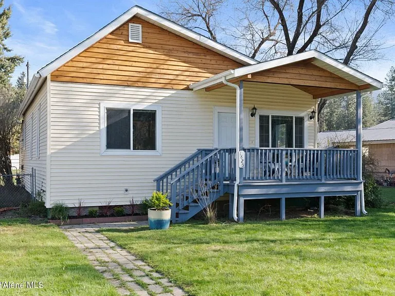 1825 E Fruitdale Ave — Photo 2