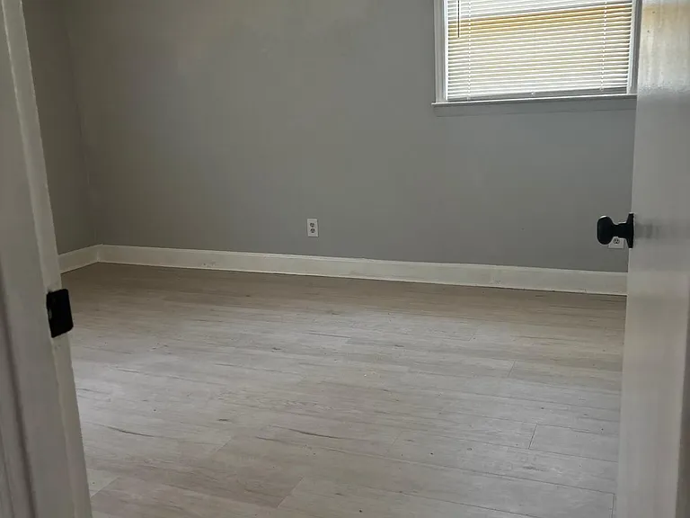 4809 Thornwood Rd — Photo 9
