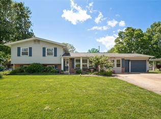 21 Village Dr, Swansea, IL