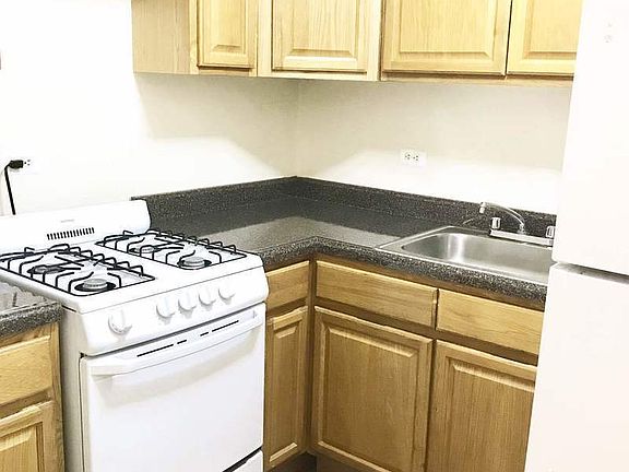4th image of 150 Hawthorne St APT 4M