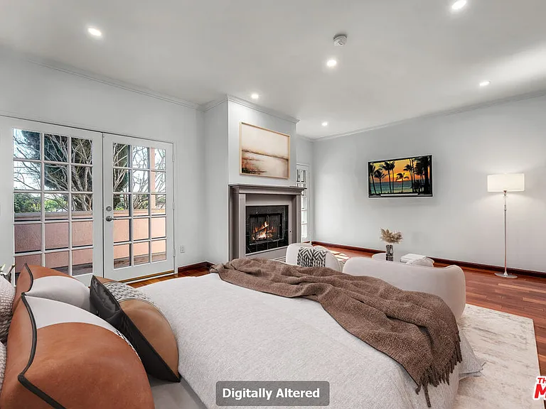 10810 Rochester Ave — Photo 16