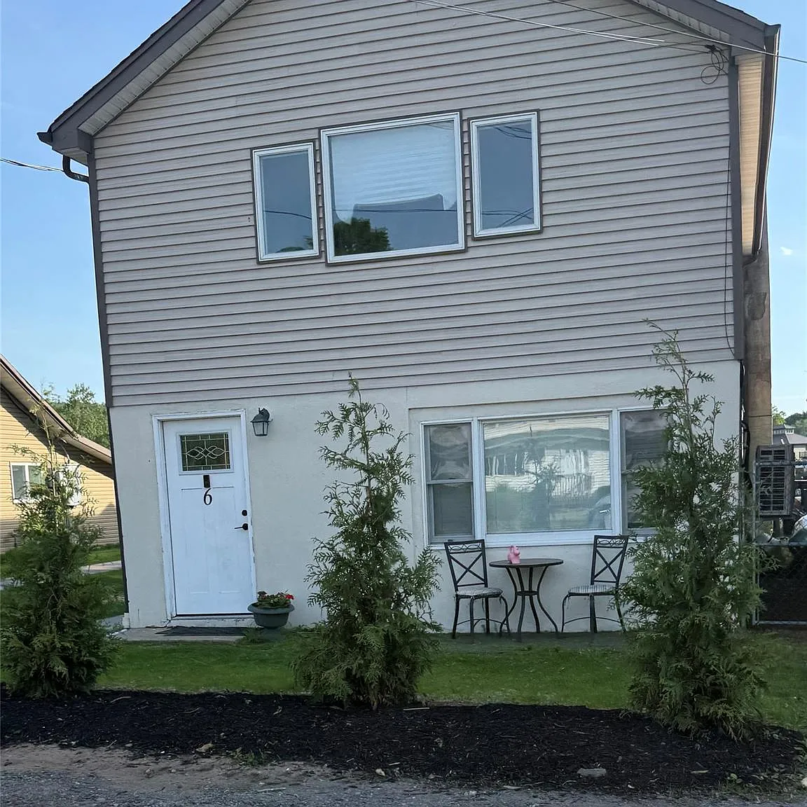 2 bed, 1.0 bath, 1000 sqft, $2,400 — Photo 2