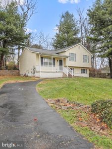 121 Spring Dale Dr, Charles Town, WV, 25414