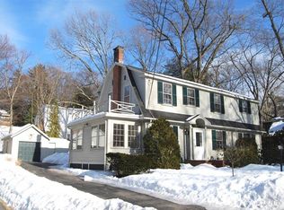 11 Dexter Rd, Lexington, MA 02420