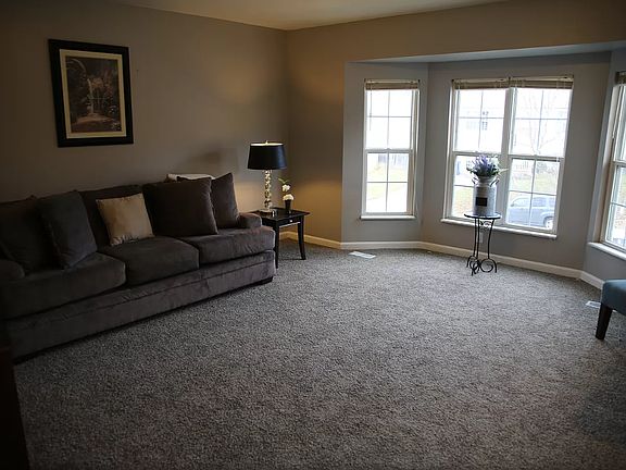3rd image of 217 Grand Central Dr