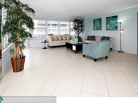 4th image of 4010 Galt Ocean Dr APT 412
