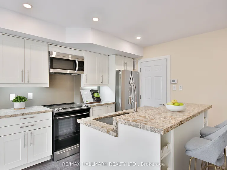 795 Broadview Ave #2 — Photo 3
