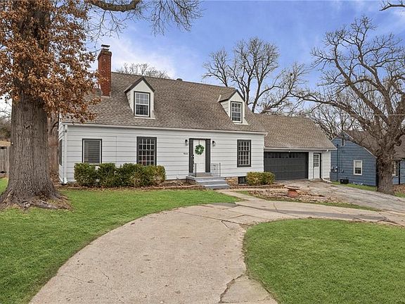 3rd image of 9616 Holmes Rd