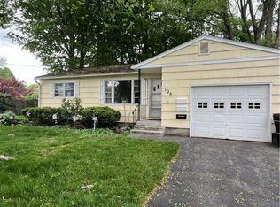 126 River Park Dr, Liverpool, NY 13090