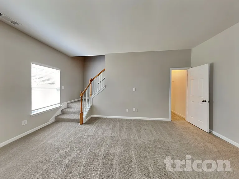 3131 Berthas Overlook — Photo 2