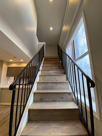 205 N Market St #2B — Photo 9