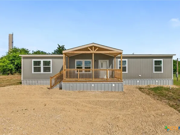 305 S 6th St, Buckholts, TX 76518