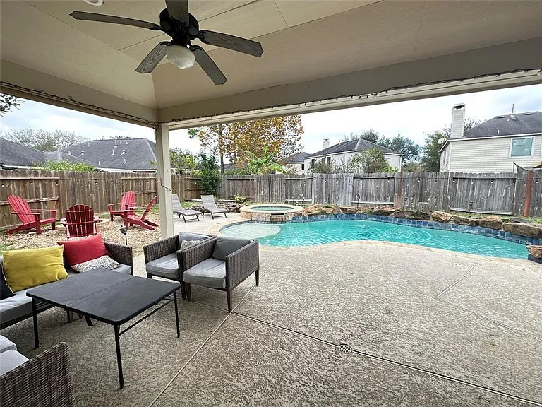 1526 Waterside Village Dr — Photo 15