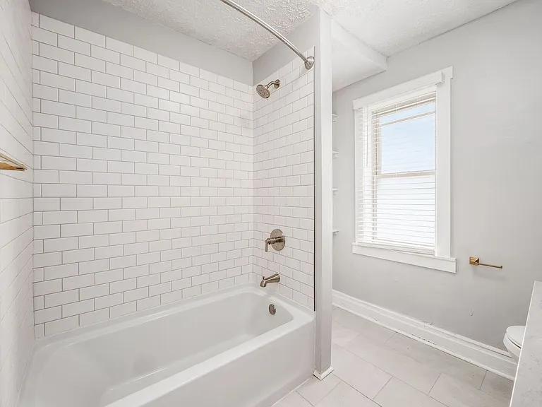 1246 S Washington Ave — Photo 23