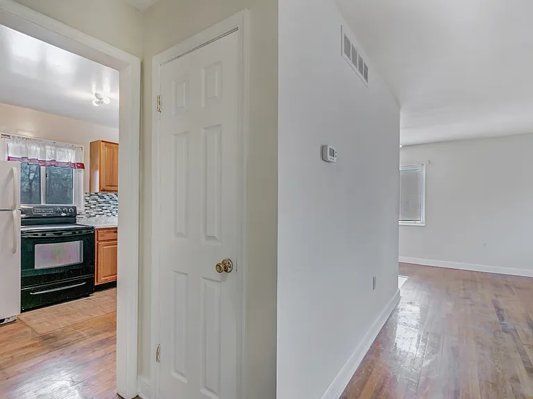 4905 Whitfield Chapel Rd — Photo 13
