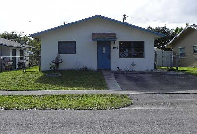 1st image of 1104 NW 61st Avenue