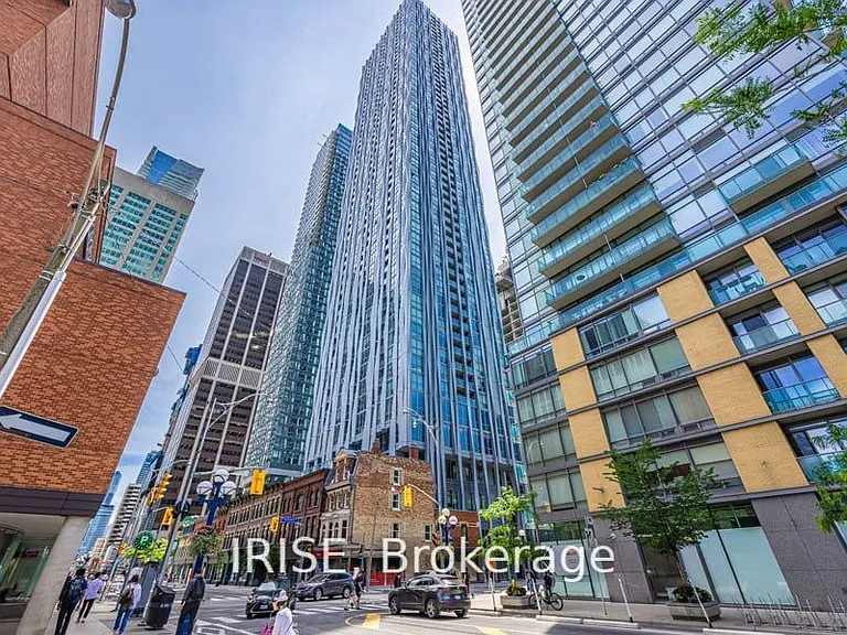 1 Yorkville Ave #4306 — Photo 21