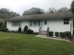 129 Dawn Rd, Rocky Point, NY 11778