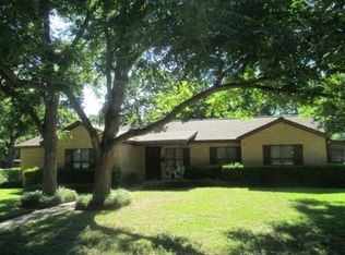 1700 N Harding Ave, Cameron, TX 76520