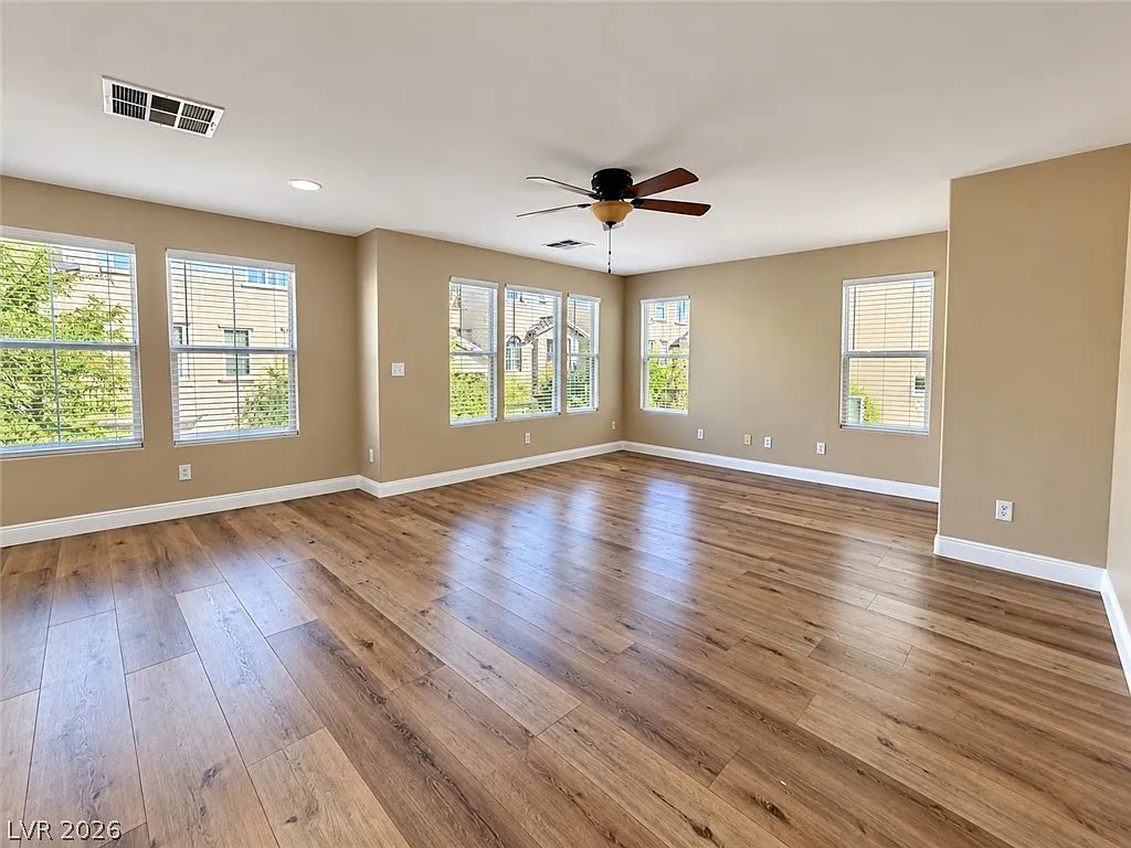 3 bed, 3.5 bath, 1686 sqft, $2,200 — Photo 3
