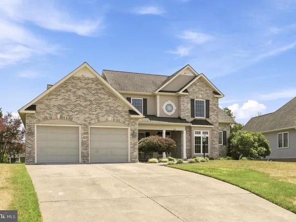 136 Cahille Dr, Winchester, VA 22602