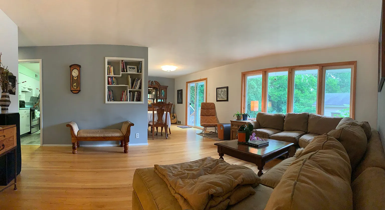 807 W Charles St photo 1
