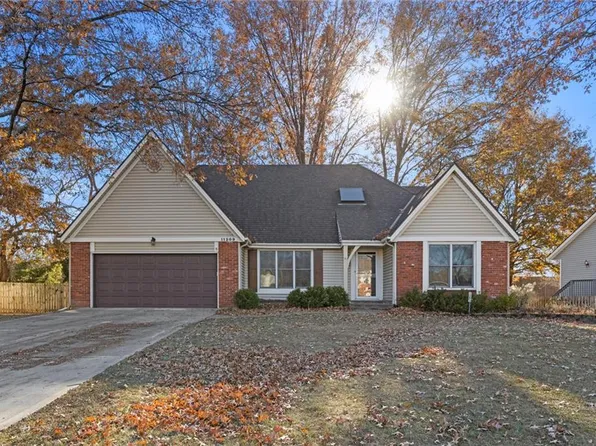 11209 W 106th St, Overland Park, KS 66214