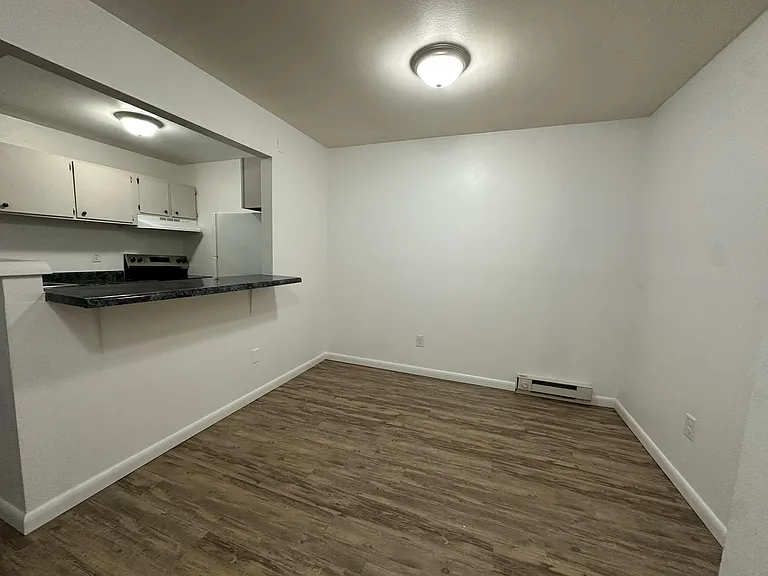 University Park Apartments near Cornell University — Photo 139