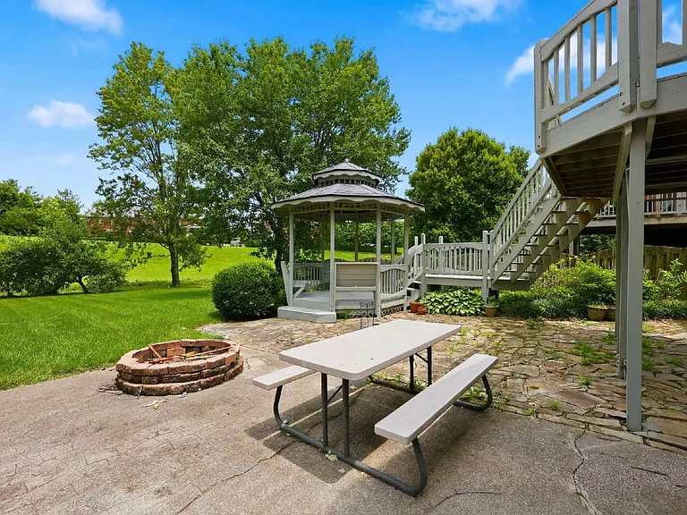3237 Mantilla Dr — Photo 40