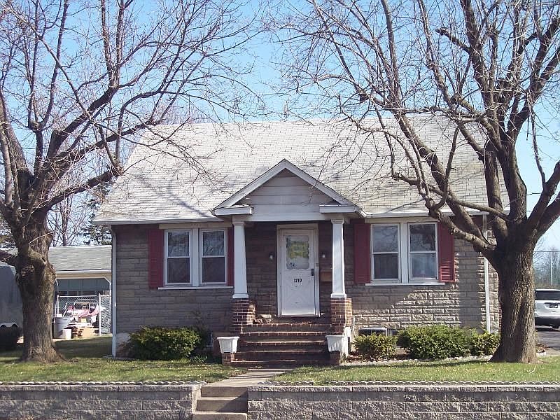 2nd image of 1719 W High St