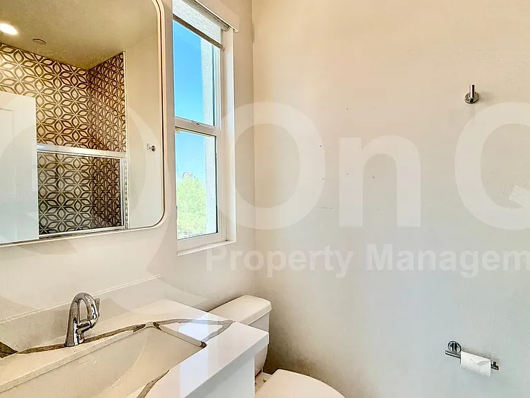 825 N 9th Ave #1 — Photo 12